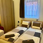 بيت للعطل Becehegyi Vendeghaz Balatongyörök