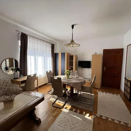 Becehegyi Vendeghaz * Balatongyorok