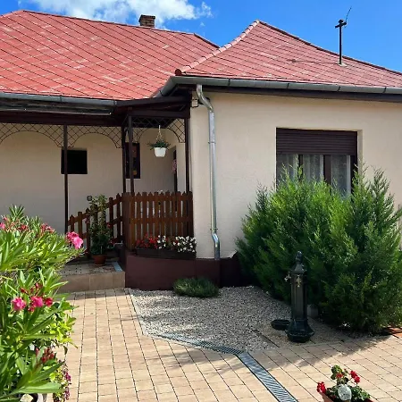 Becehegyi Vendeghaz * Balatongyorok