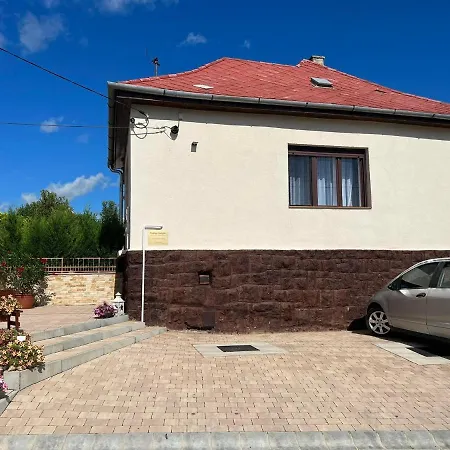 Becehegyi Vendeghaz Holiday home Balatongyorok