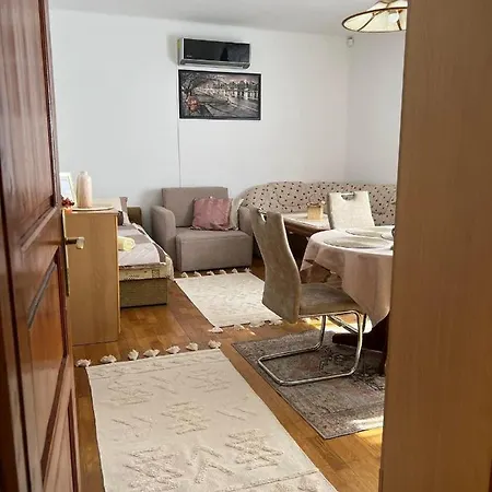 Becehegyi Vendeghaz * Balatongyorok