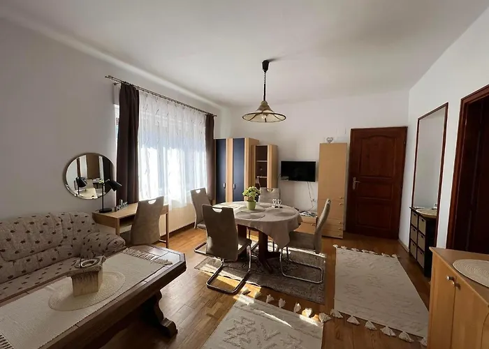 Becehegyi Vendeghaz * Balatongyörök