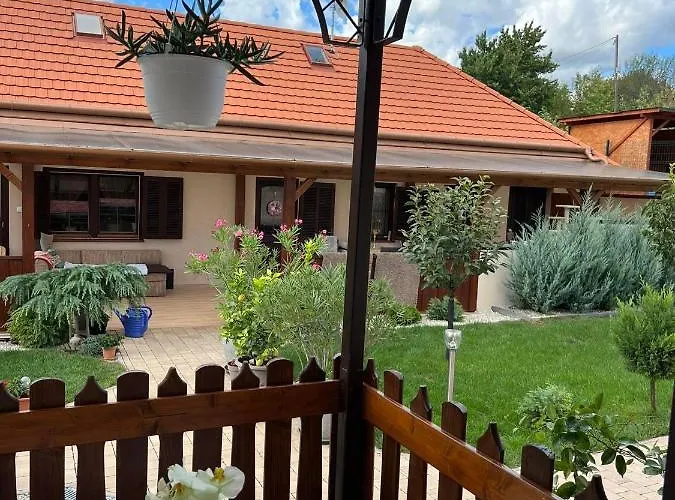 Feriehus Becehegyi Vendeghaz Balatongyörök
