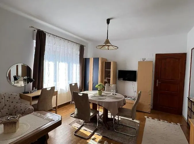 Becehegyi Vendeghaz *